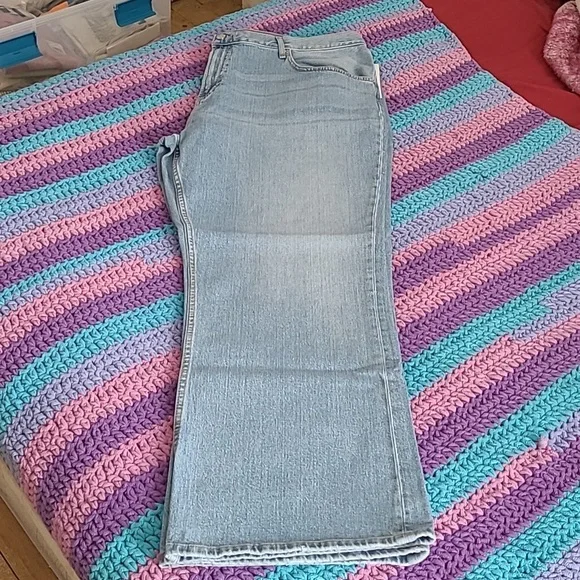 Bootcut Jeans - Picture 2 of 3